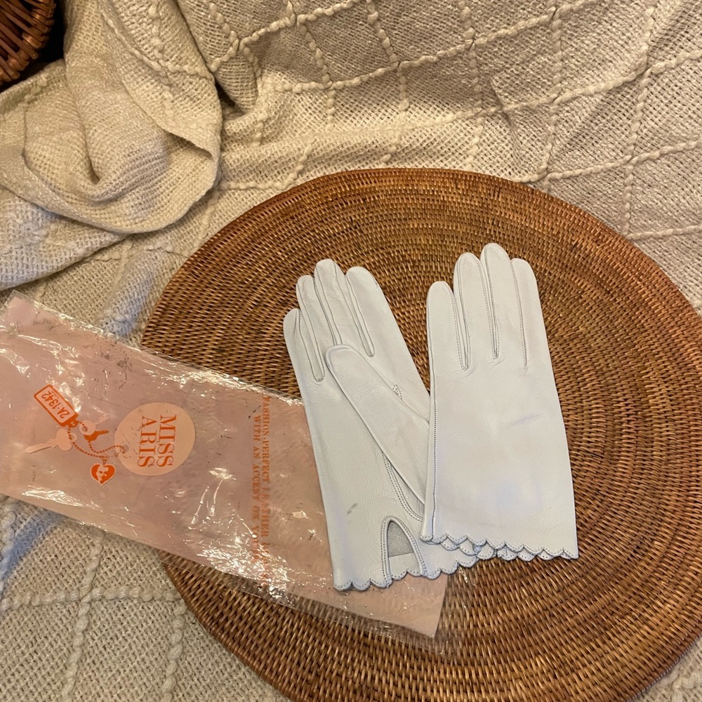 Incredible calf skin gloves